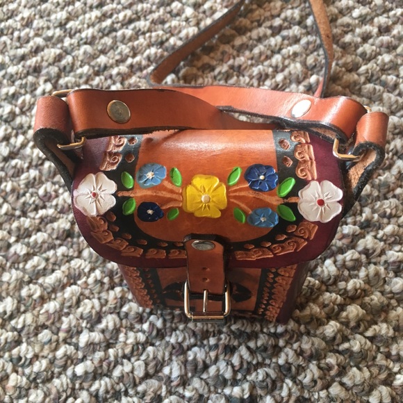 Mexican leather crossbody purse/ small camera case - Picture 6 of 10